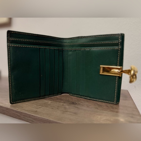 Gucci Vintage Guccissima GG Embossed Leather Bifold Wallet – Green - Picture 5 of 15